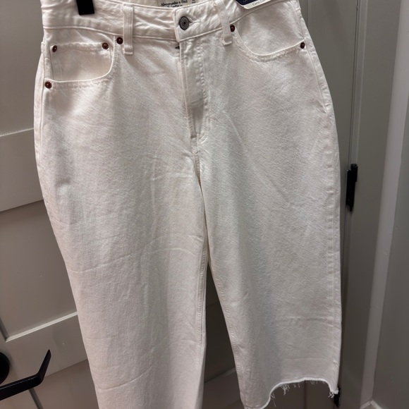 Abercrombie & Fitch White Women Jeans - Picture 5 of 5